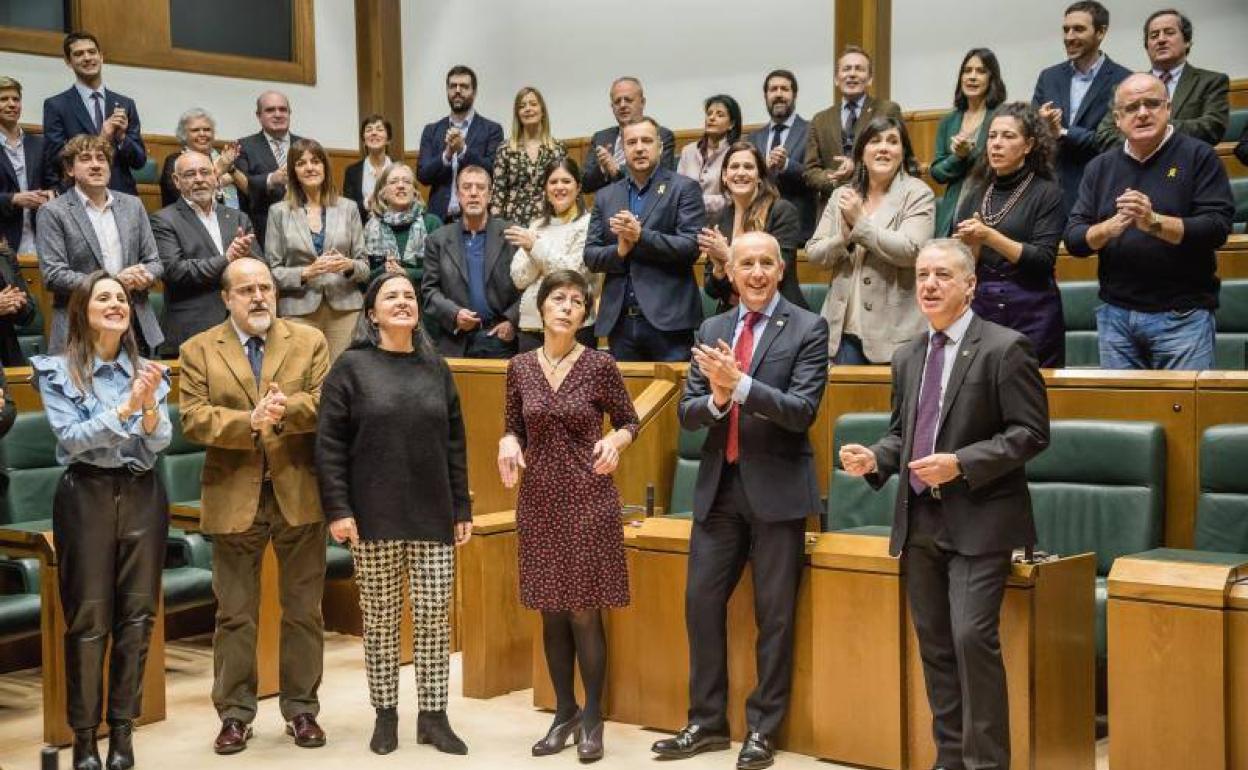 paroles de itoiz lau teilatu